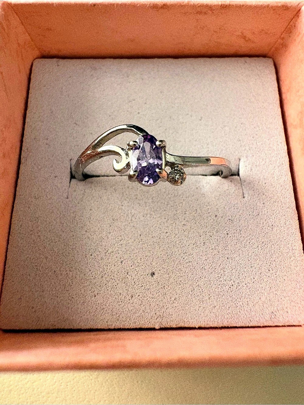 10k White Gold Amethyst Ring